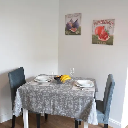 Edificio Charles 102