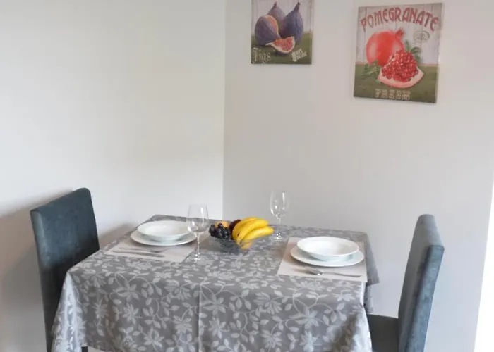 Edificio Charles 102